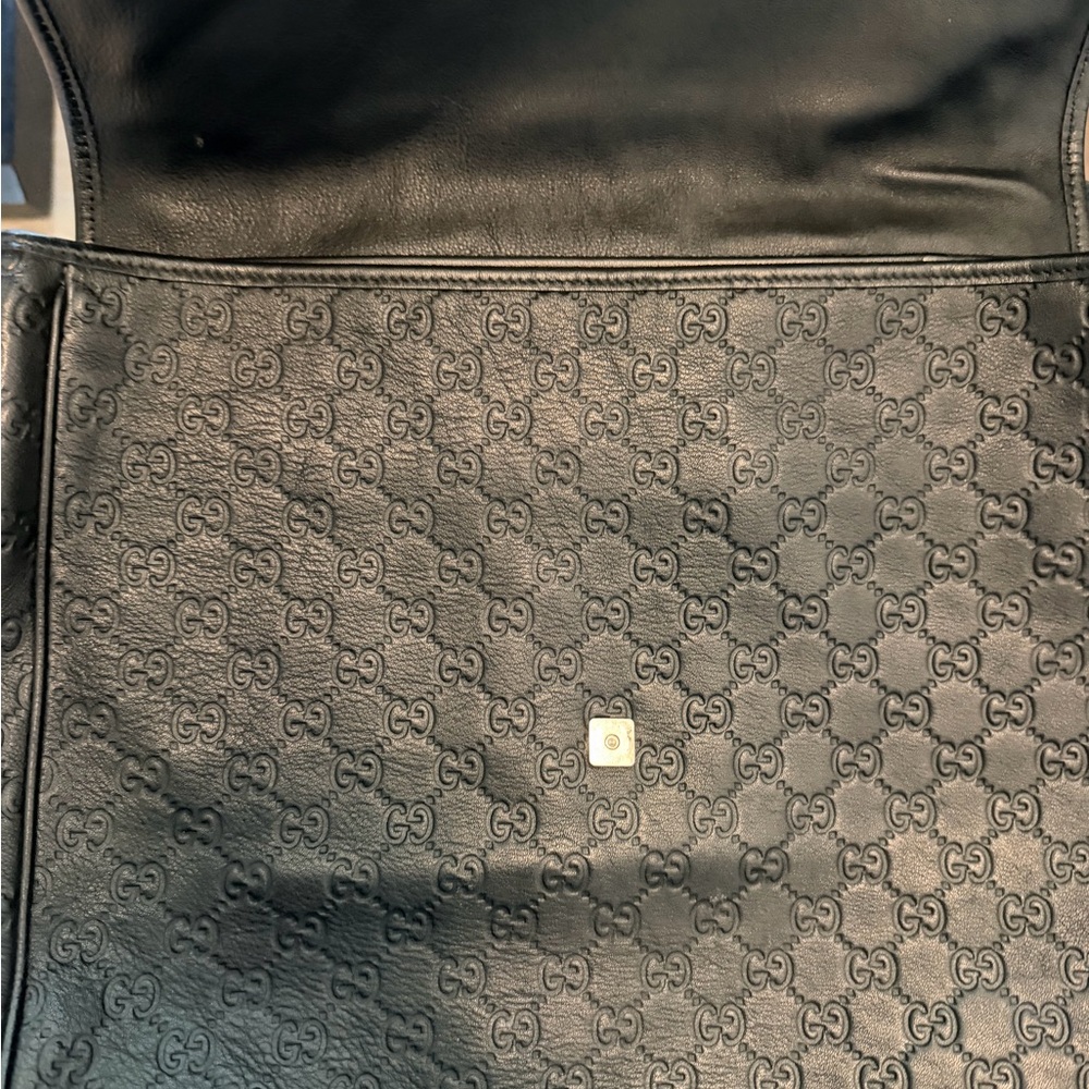 Gucci Black Embossed GG Leather Messenger Bag - Picture 3 of 10